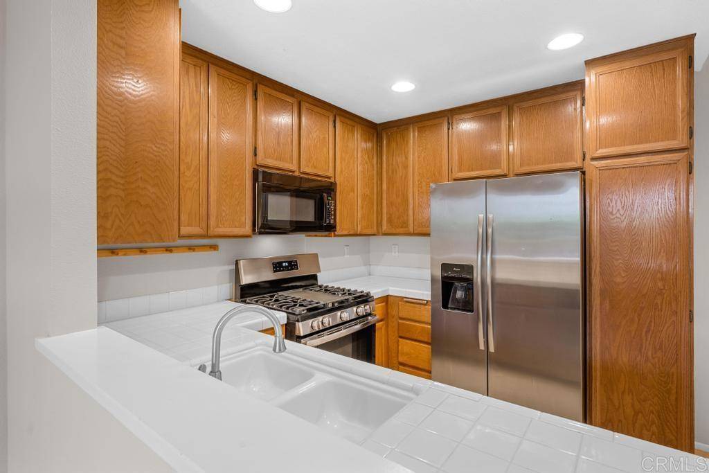 San Diego, CA 92130,4075 Carmel View RD #11