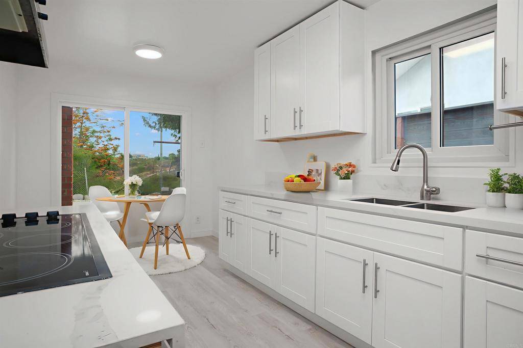 San Diego, CA 92117,5545 Diane AVE
