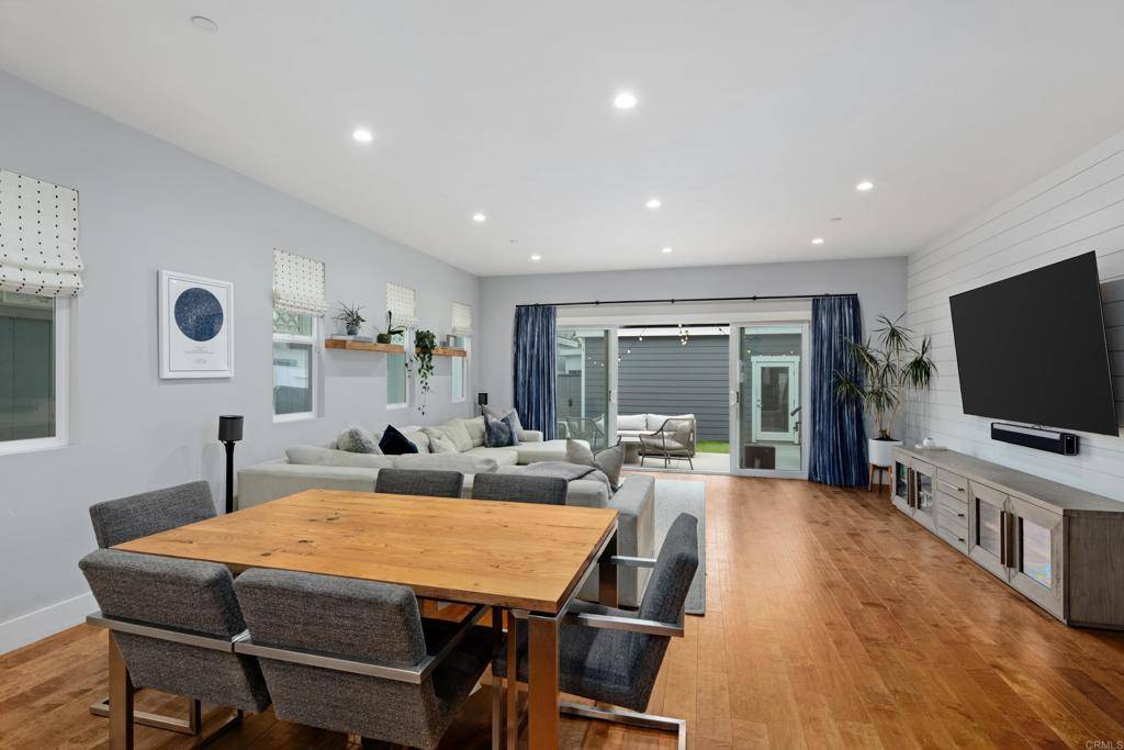 San Diego, CA 92109,867 Wilbur AVE