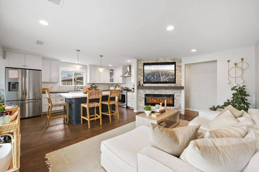 Encinitas, CA 92024,1105 Evergreen DR