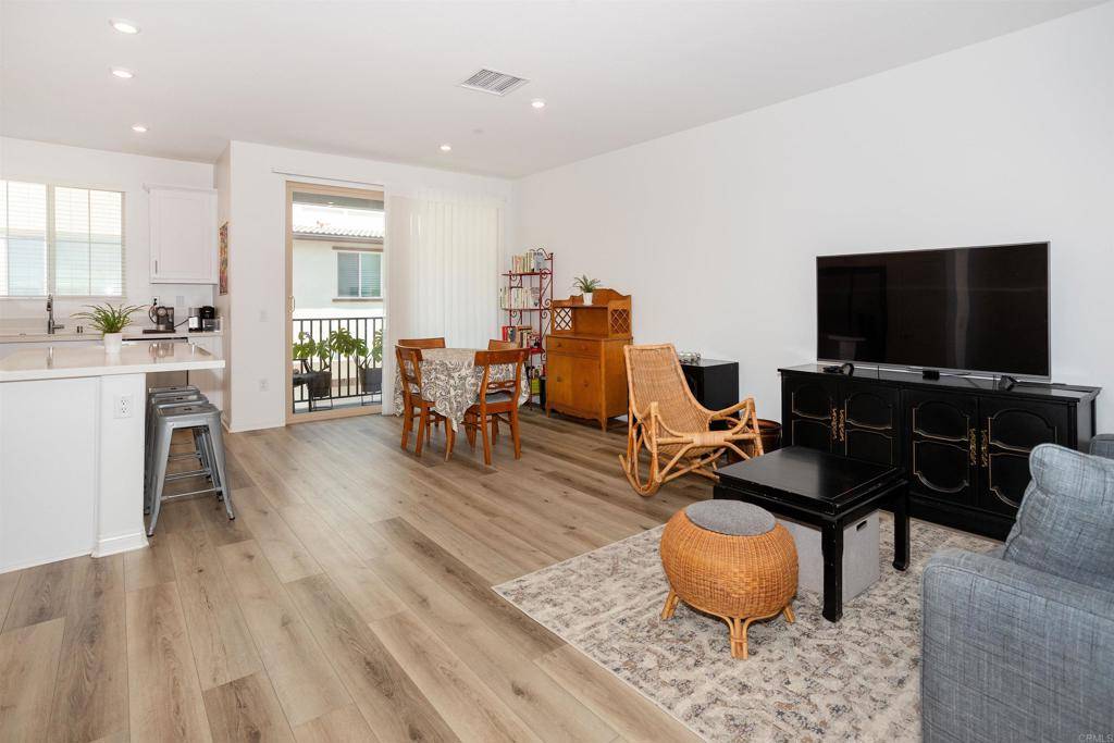 Oceanside, CA 92056,1807 Mesquite WAY