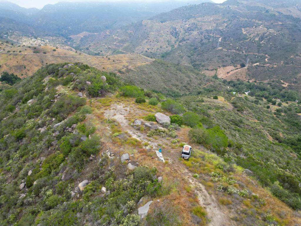 Fallbrook, CA 92028,10355 Alex RD