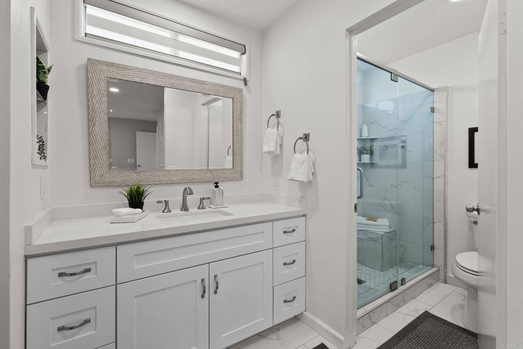 Saugus, CA 91350,21905 Grovepark DR