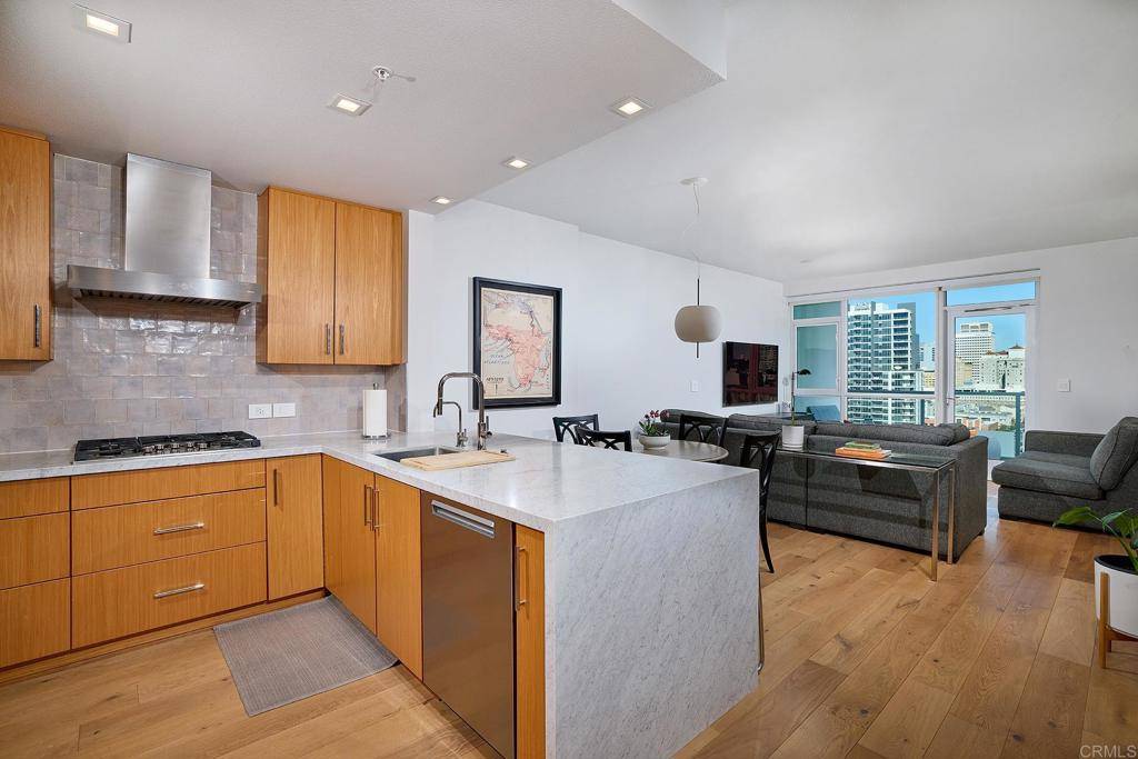San Diego, CA 92101,325 7th #1501