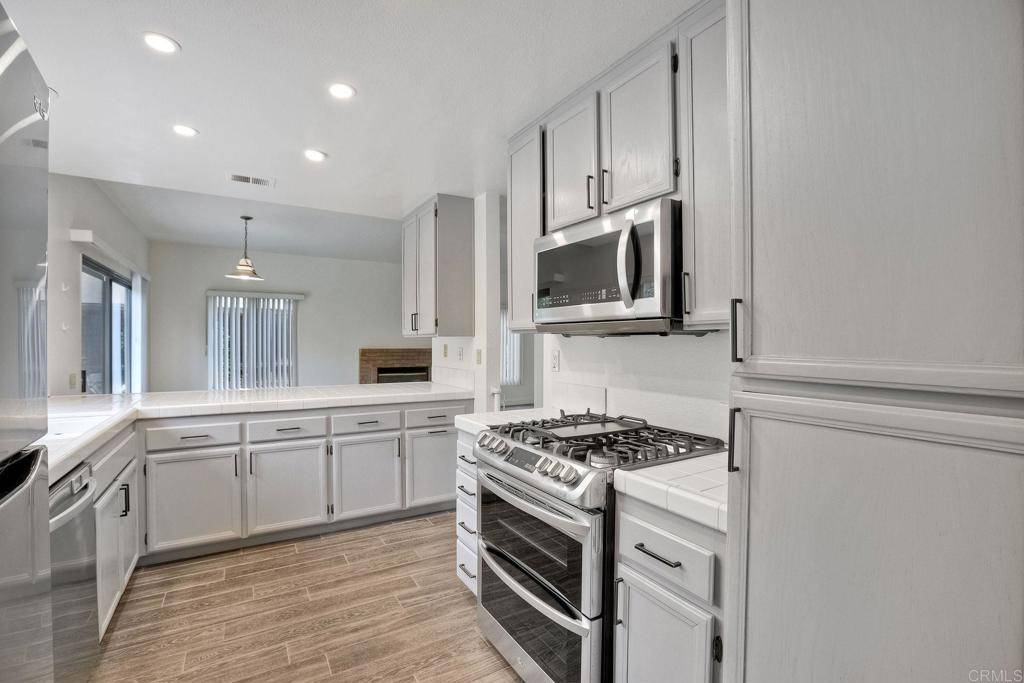 Vista, CA 92081,2091 Sequoia Crest