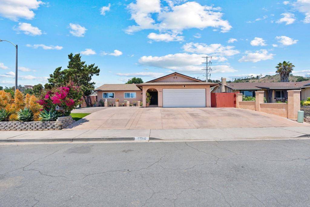 Escondido, CA 92027,2002 Stanley WAY
