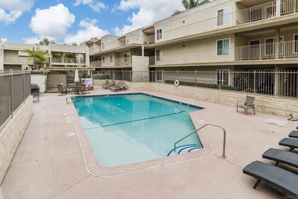 Del Mar, CA 92014,13754 Mango DR #111