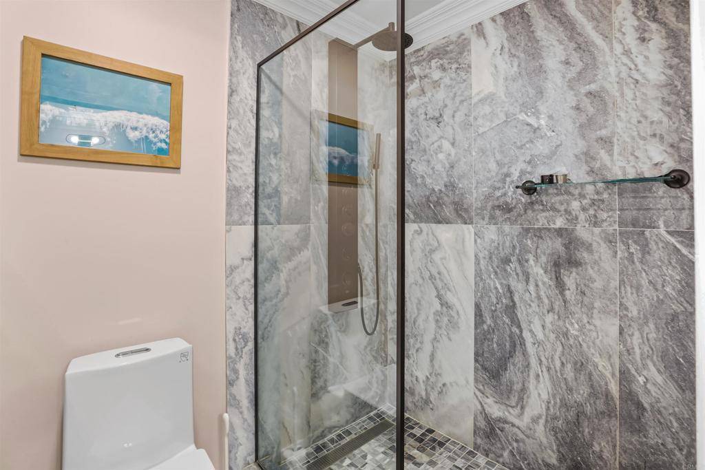 Vista, CA 92081,750 Breeze Hill RD #112