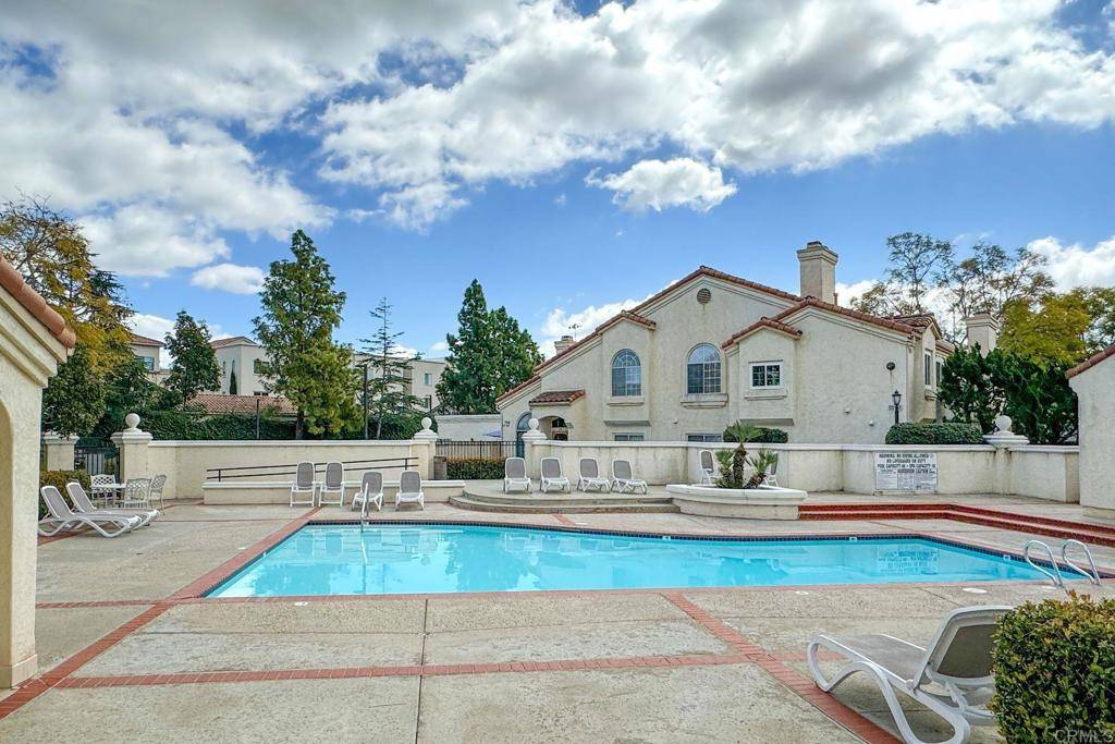 Vista, CA 92081,730 Breeze Hill RD #300
