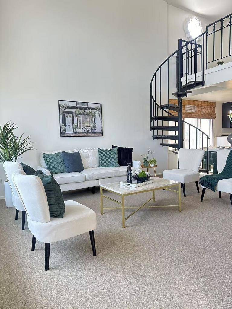 San Diego, CA 92122,3998 Nobel DR #302