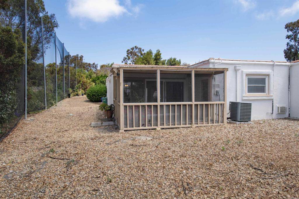 Oceanside, CA 92057,3621 Vista Campana S #11