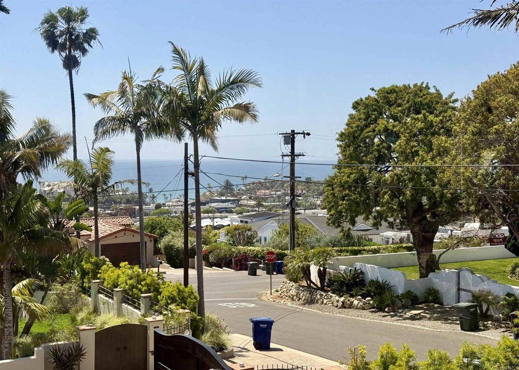 Solana Beach, CA 92075,311 Corto