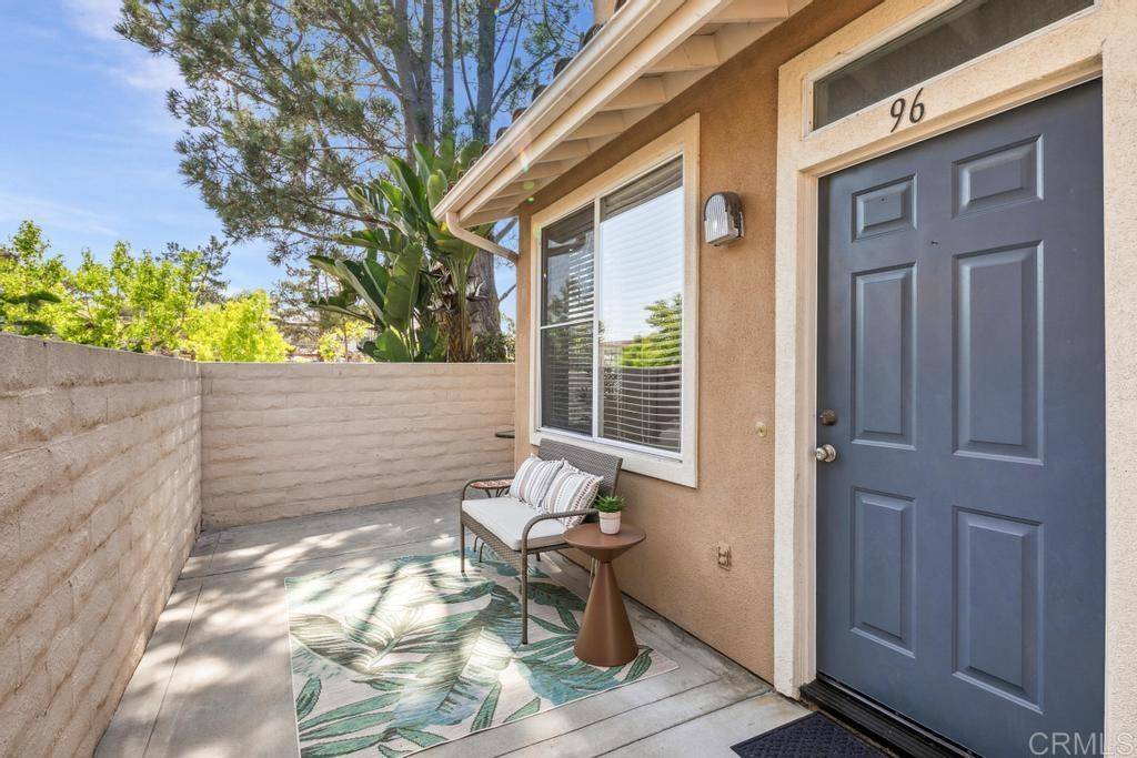 San Diego, CA 92130,4104 Via Candidiz #96