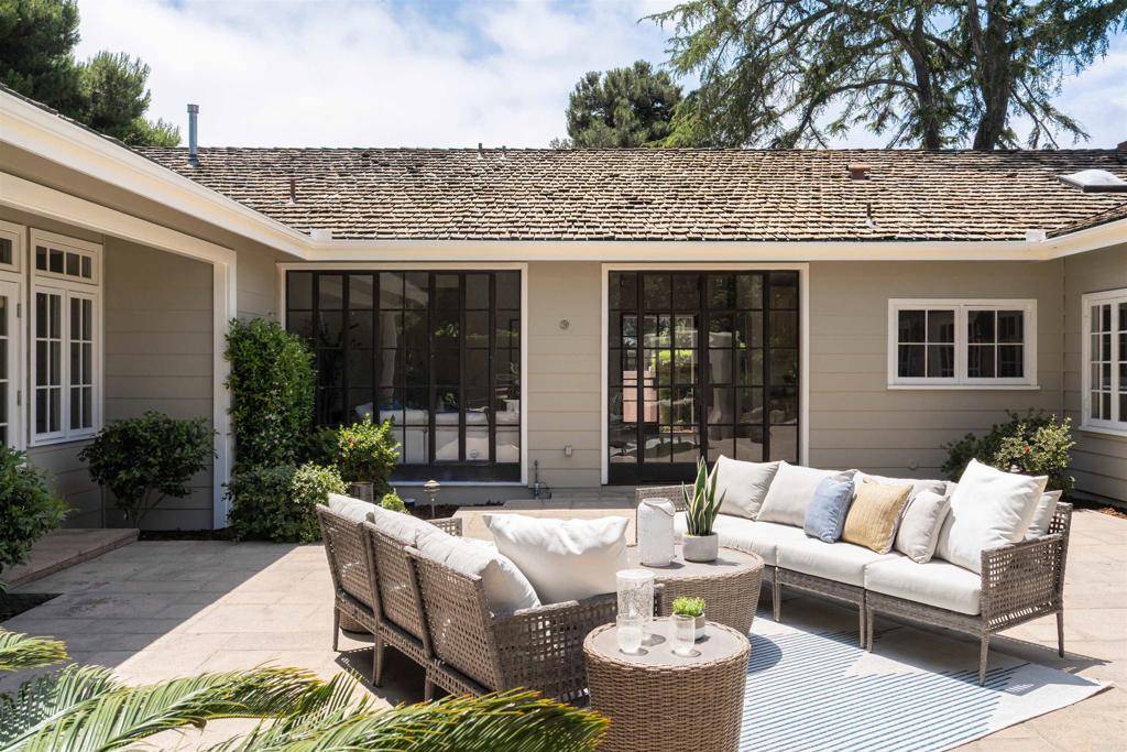 La Jolla, CA 92037,8031 La Jolla Shores DR