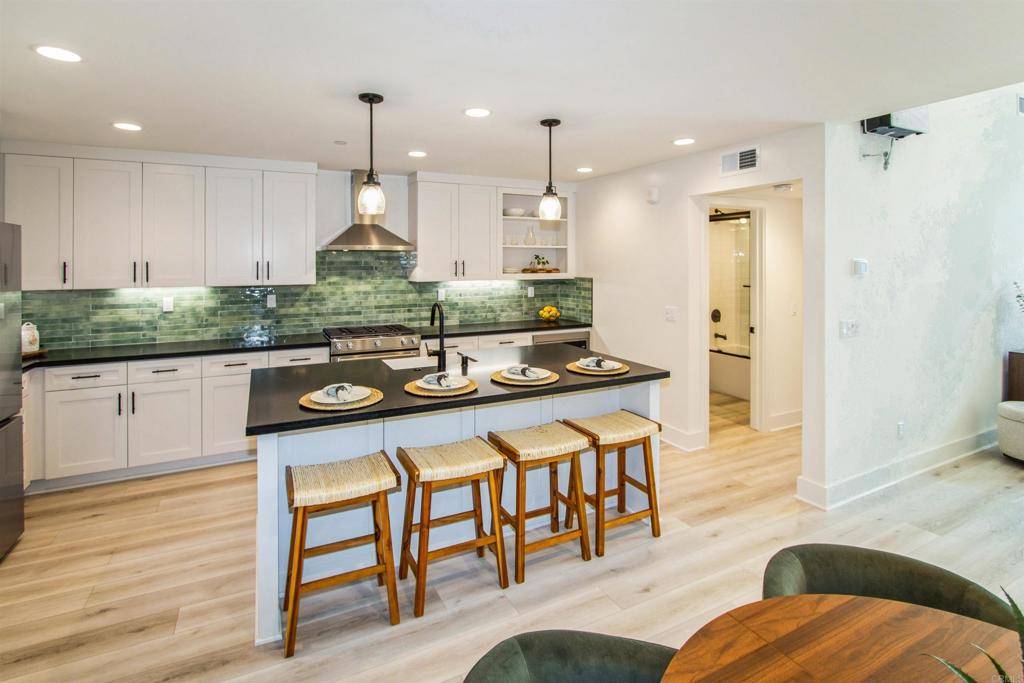 Encinitas, CA 92024,1500 Livorno PL #207