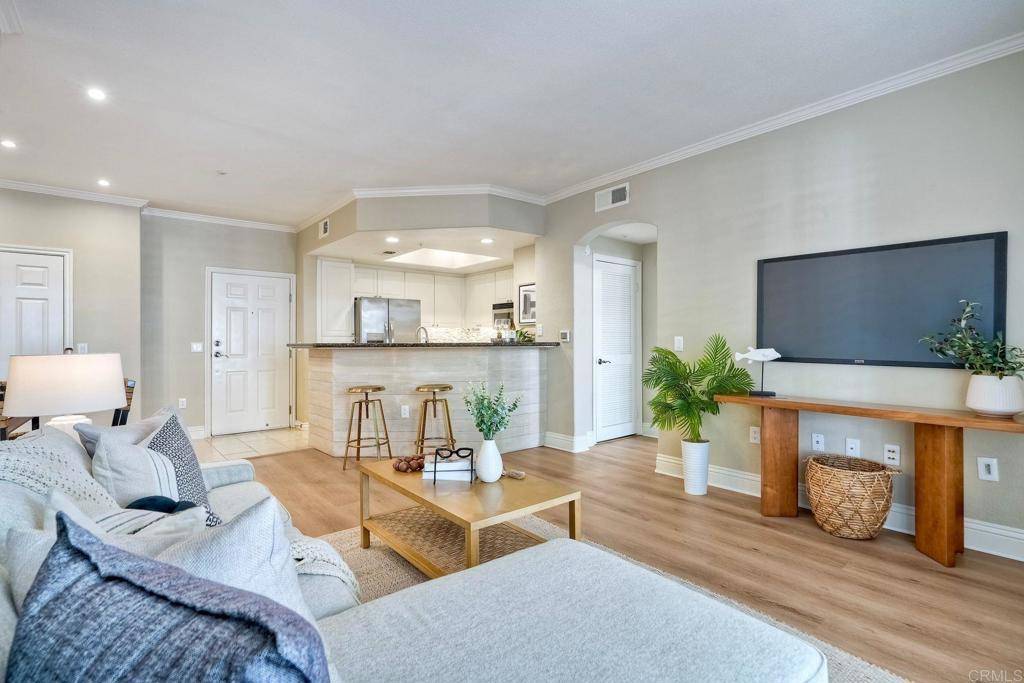 La Jolla, CA 92037,9263 Regents RD #B106