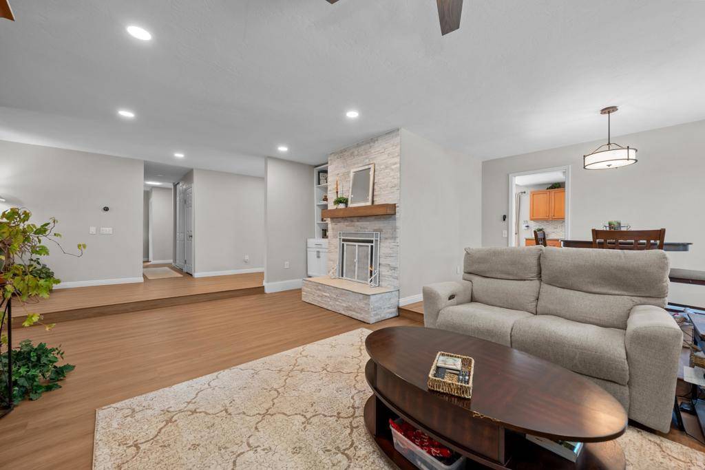Vista, CA 92084,764 Barsby ST