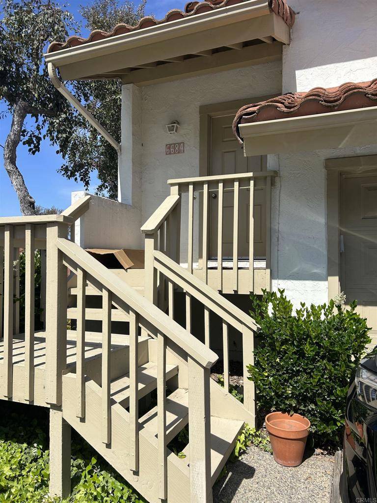 Carlsbad, CA 92009,6684 Corte Maria
