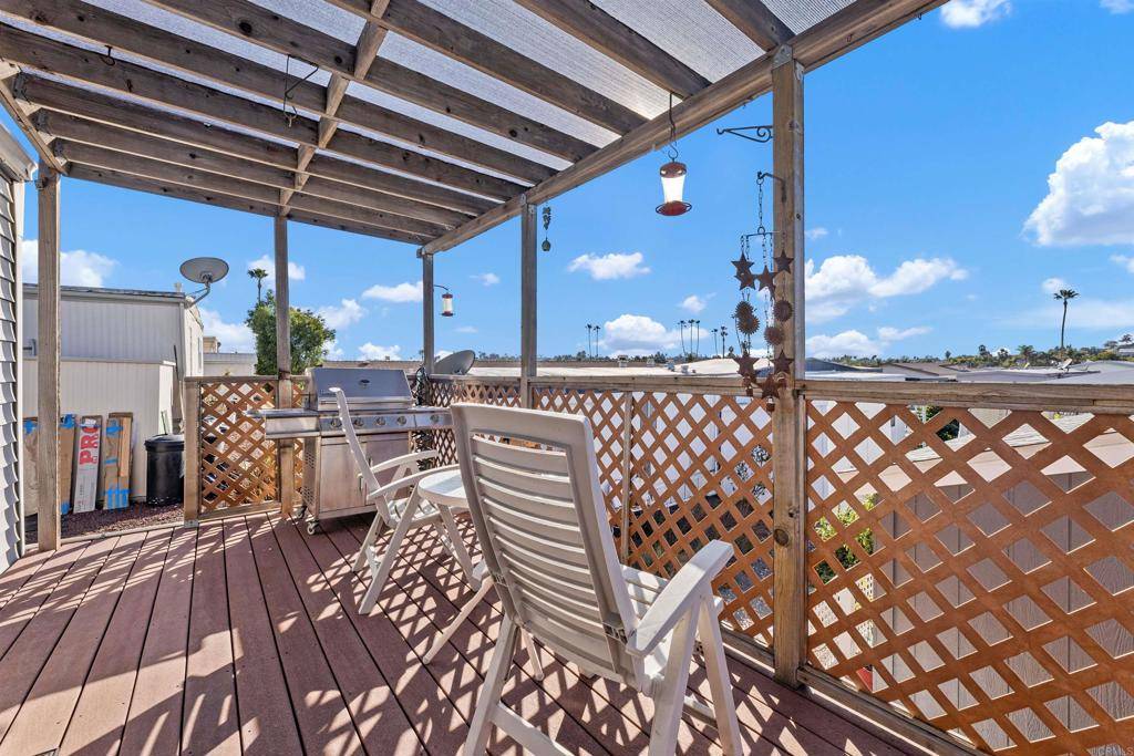 Vista, CA 92084,1600 E Vista WAY #23