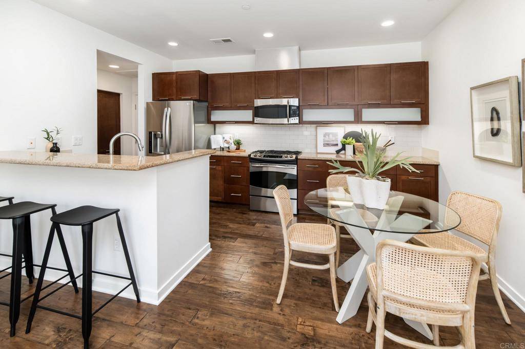 San Diego, CA 92130,10667 Golden Willow #152
