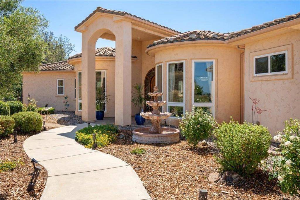 Vista, CA 92084,29861 Kirsten LN