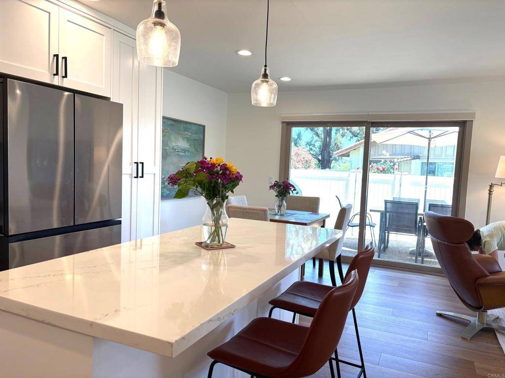 Encinitas, CA 92024,1758 Charleston