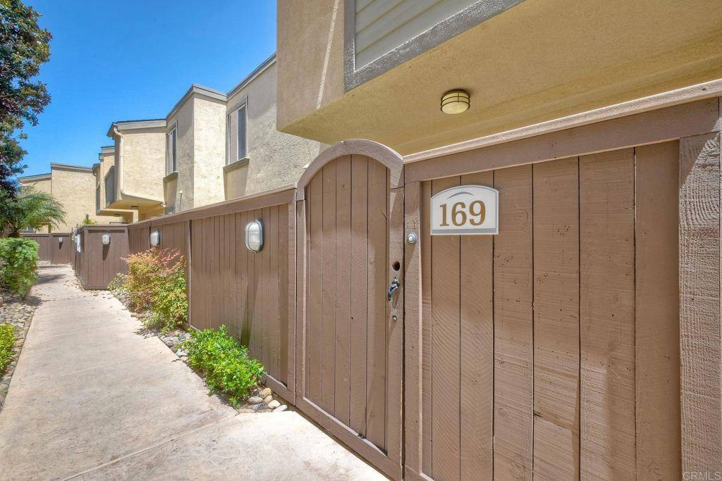 San Diego, CA 92117,5252 Balboa Arms DR #169