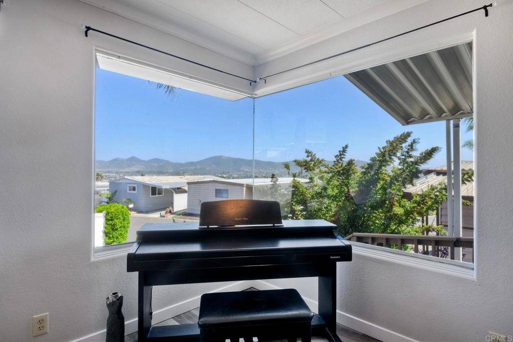 San Marcos, CA 92078,150 S Rancho Santa Fe #105