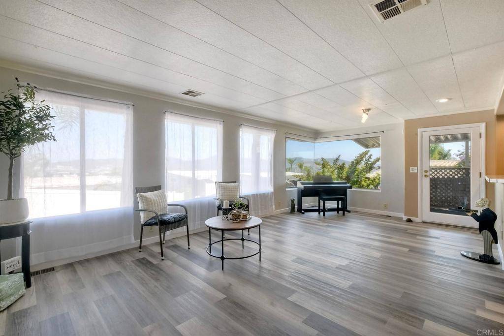 San Marcos, CA 92078,150 S Rancho Santa Fe #105