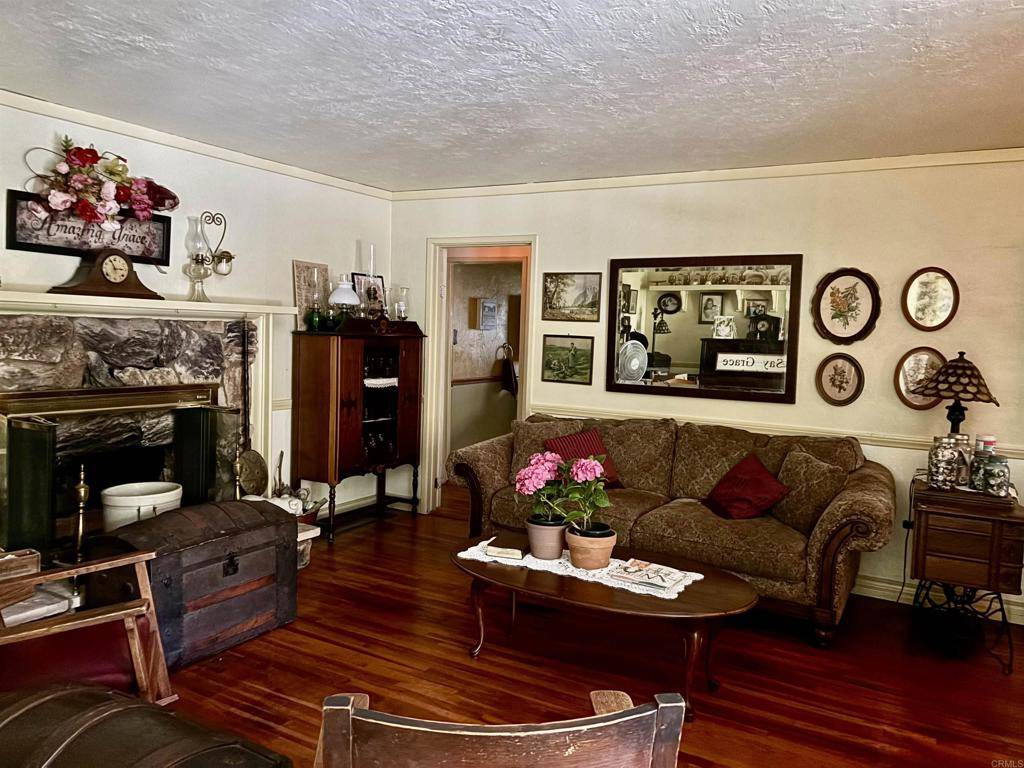 Vista, CA 92083,129 Brass LN