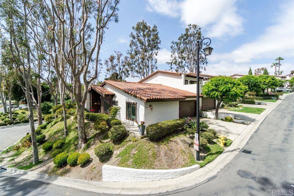 Solana Beach, CA 92075,1165 Santa Helena Park CT