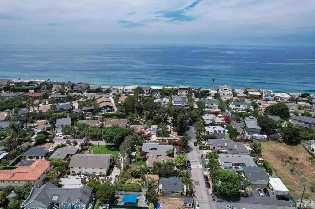 Encinitas, CA 92024,121 CADMUS St.