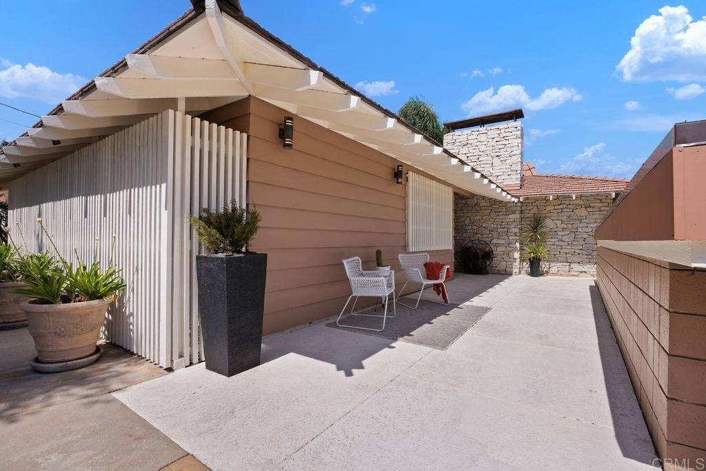 Vista, CA 92084,630 Crest DR