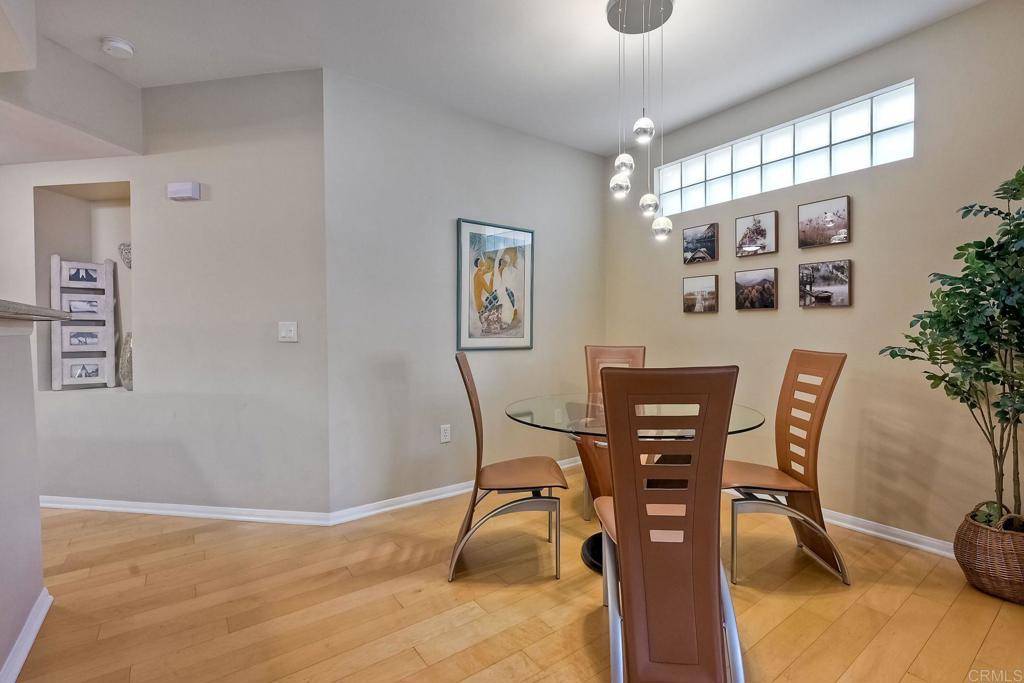 San Diego, CA 92101,2400 5th Avenue 225