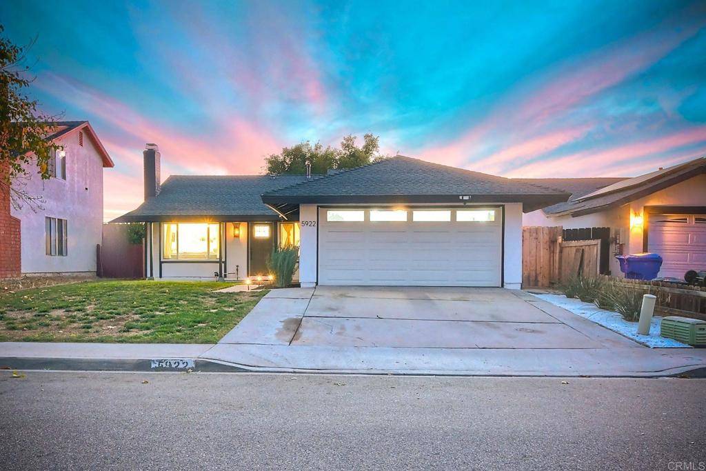 San Diego, CA 92114,5922 Flipper DR