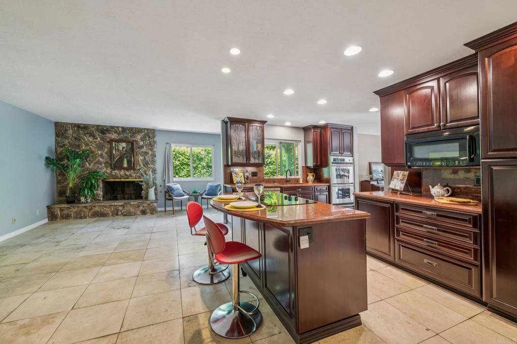 Vista, CA 92084,1434 Via Christina