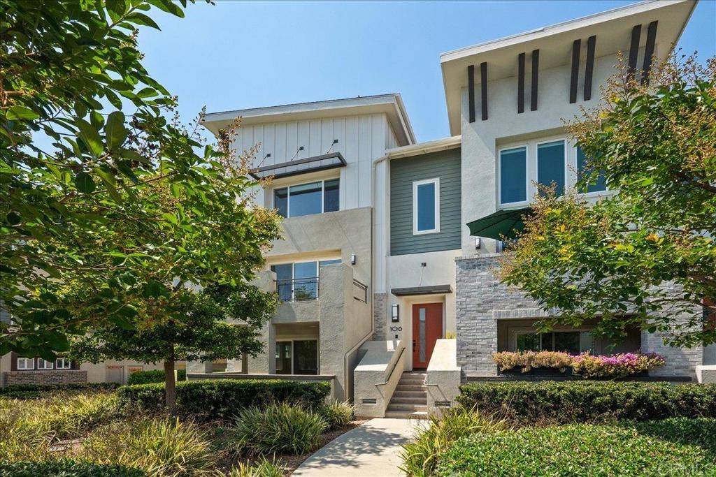 Carlsbad, CA 92009,6108 Colt Pl #106