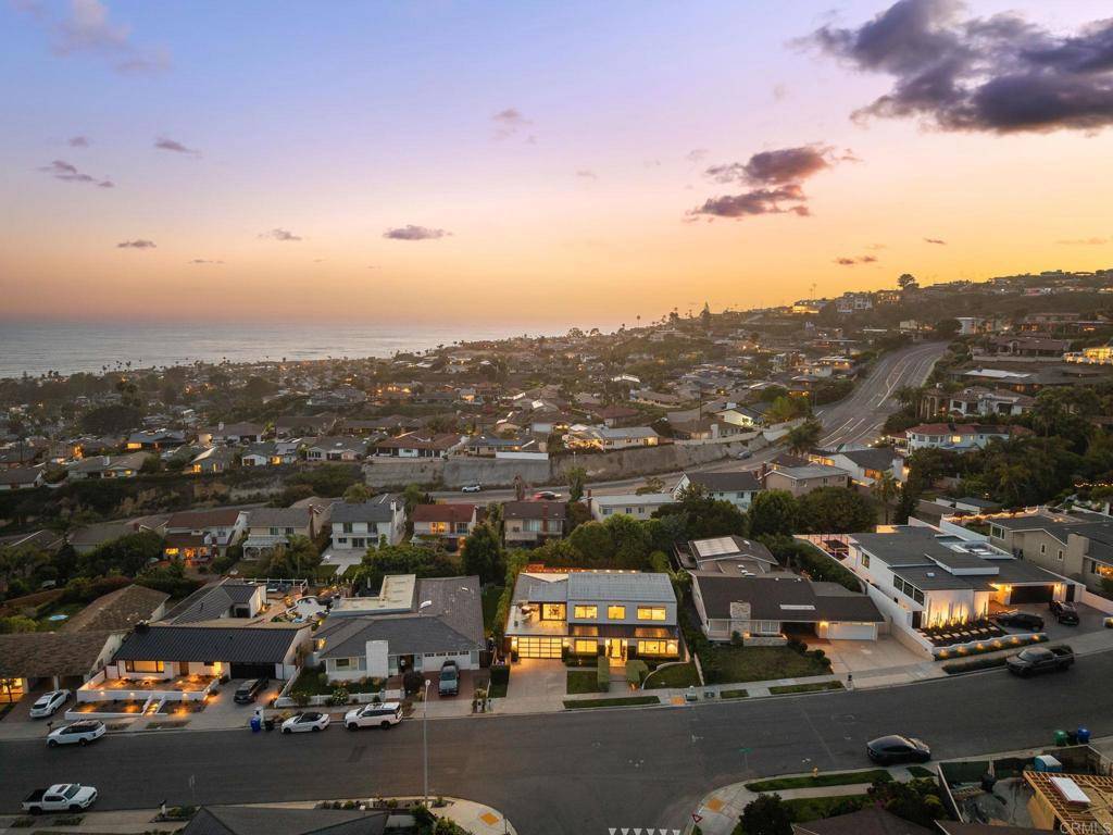 La Jolla, CA 92037,5530 Candlelight DR