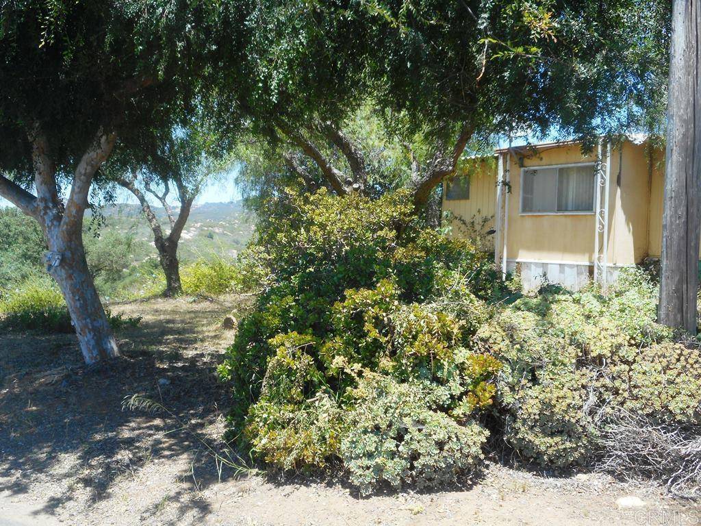 Escondido, CA 92027,25484 Lake Wohlford RD #W57
