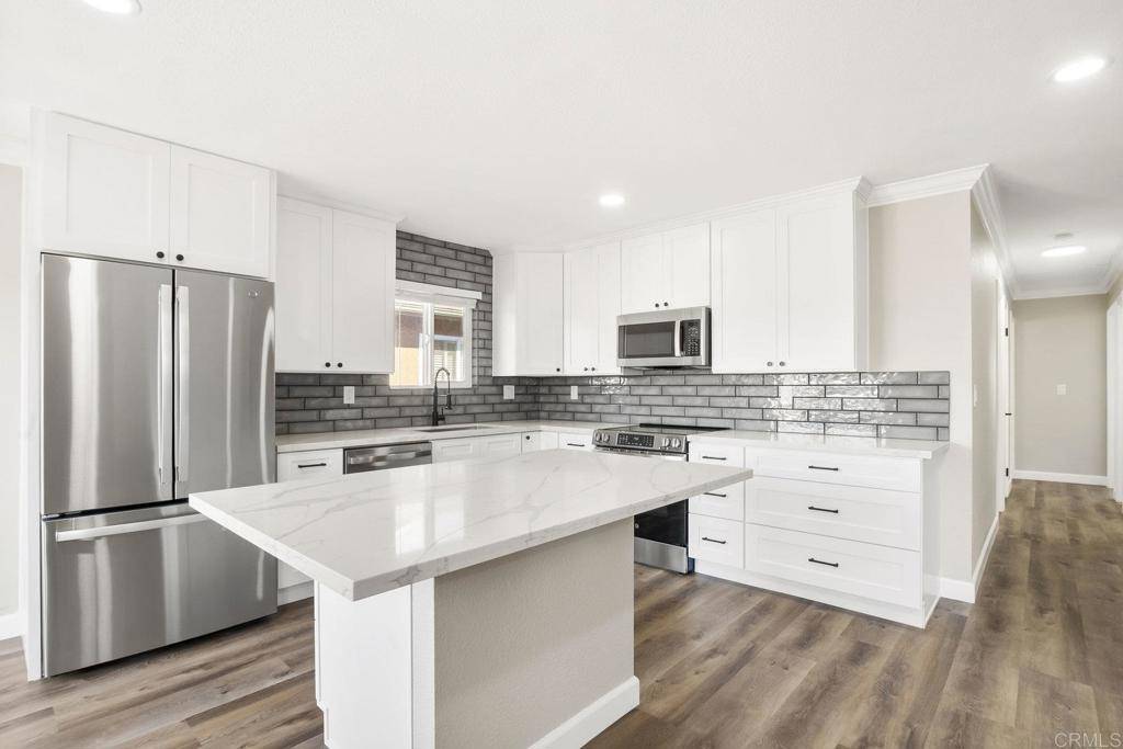 El Cajon, CA 92021,390 N 1st ST #18