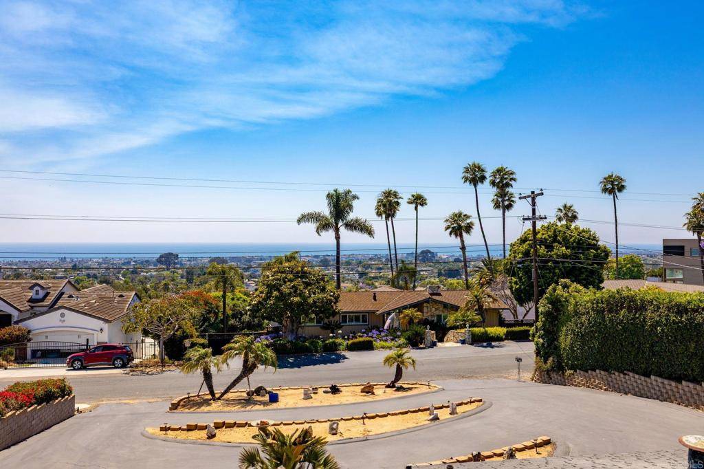Carlsbad, CA 92008,3958 Skyline RD