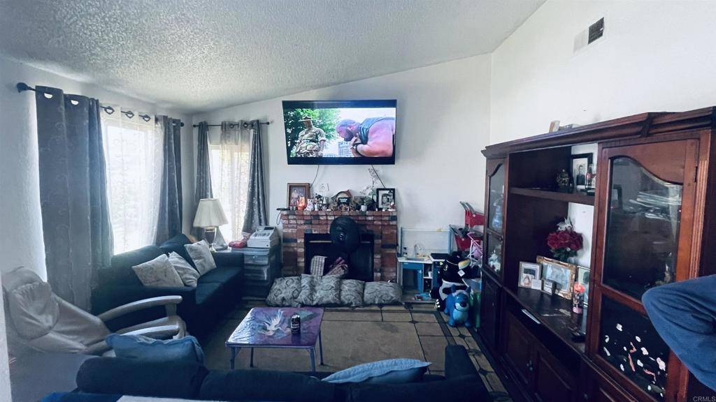 Vista, CA 92083,1636 Jonathon ST