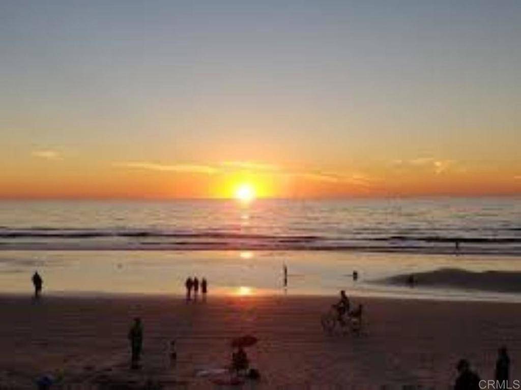 Carlsbad, CA 92008,111 Tamarack #305