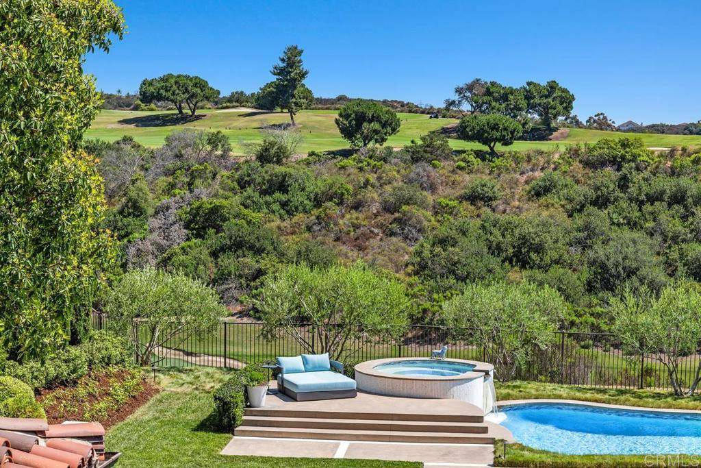 San Diego, CA 92130,5825 Meadows Del Mar