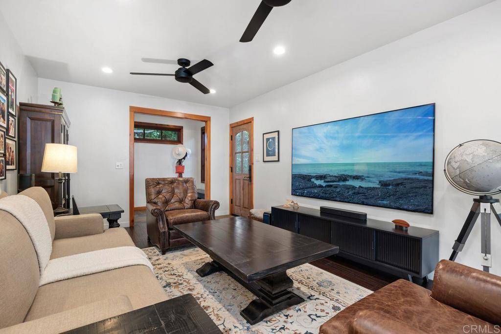 Encinitas, CA 92024,860 Nardo RD