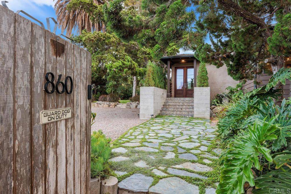 Encinitas, CA 92024,860 Nardo RD