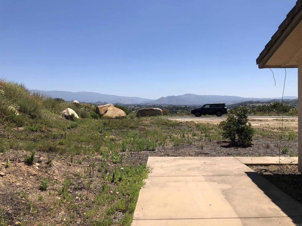 Valley Center, CA 92082,12465 Hillpoint CT