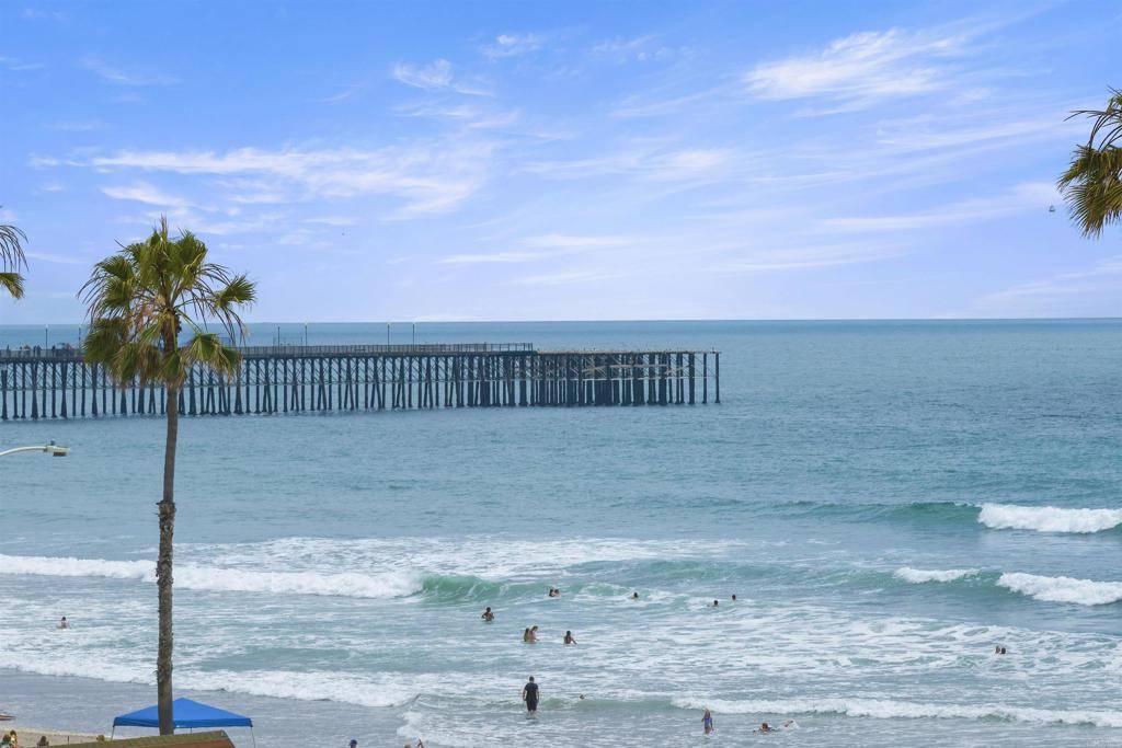 Oceanside, CA 92054,804 N The Strand #11