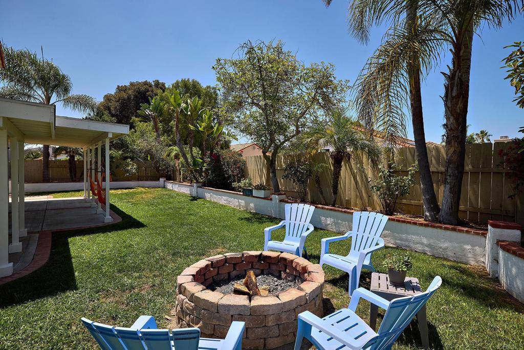 Oceanside, CA 92057,727 Corona DR