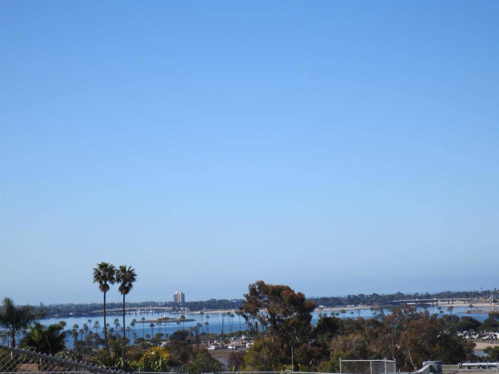 San Diego, CA 92117,3526 TICONDEROGA ST